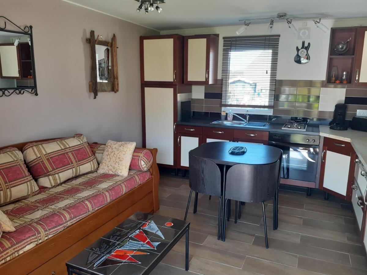 Petite Maison Chalet A 100 M De La Petite Mer De Gavres Riantec エクステリア 写真
