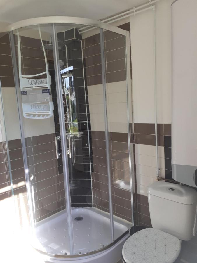 Petite Maison Chalet A 100 M De La Petite Mer De Gavres Riantec エクステリア 写真